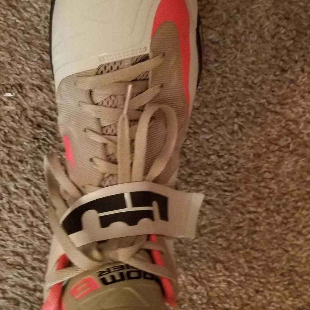 Mens size 10 lebron soldiers vi